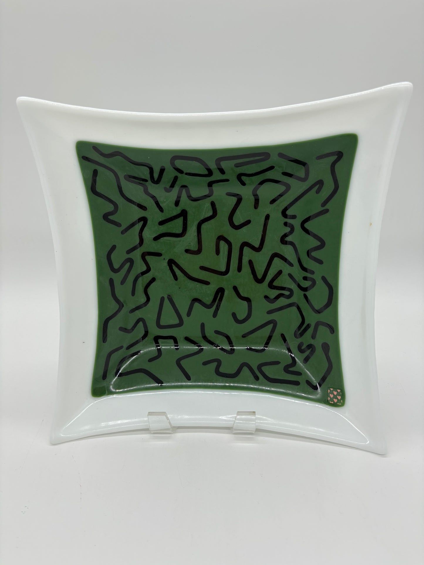 Large Square Server - Green on White with curvy stringers