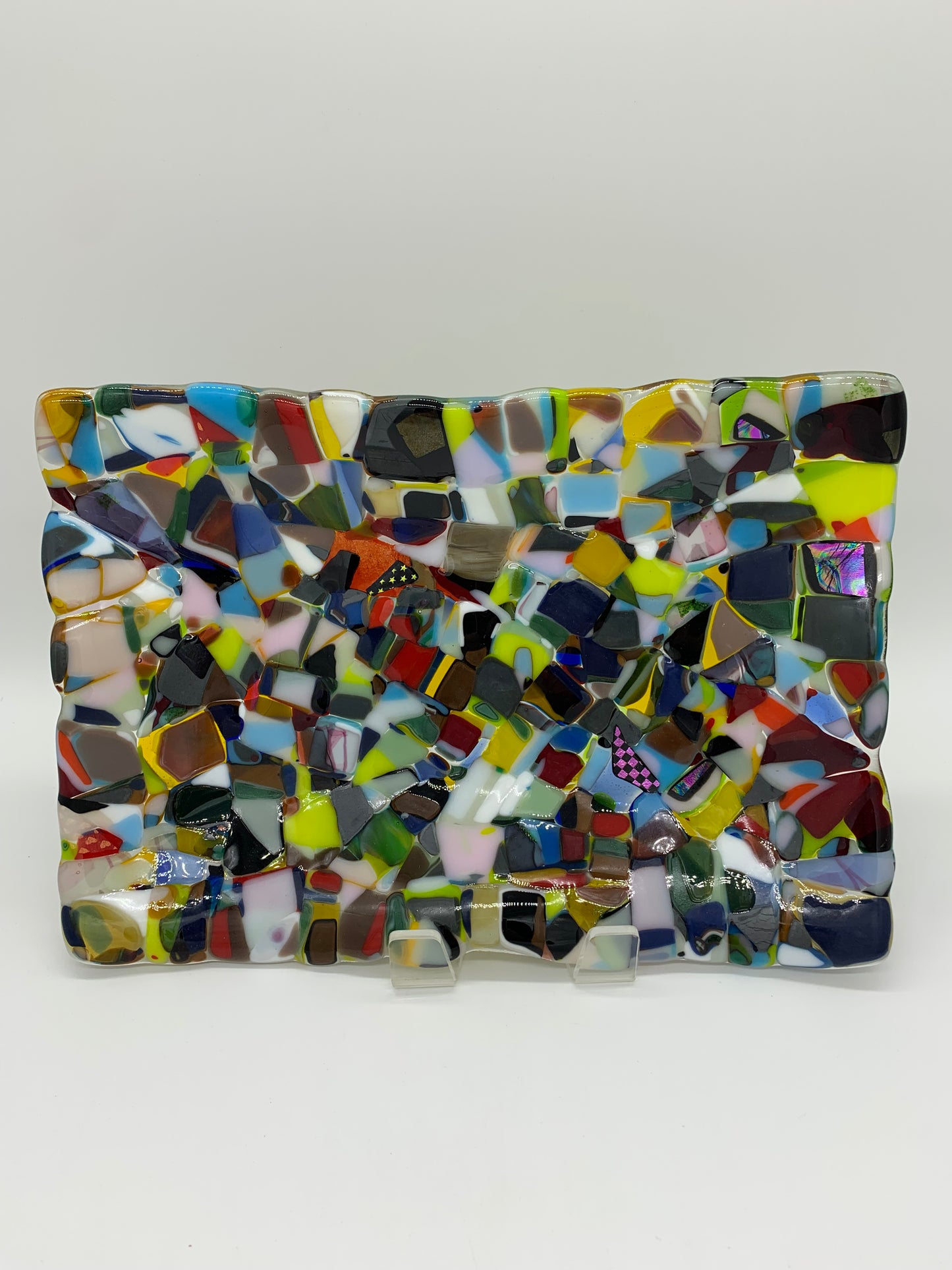 Wavy Rectangular Server - Colored Chips on Clear